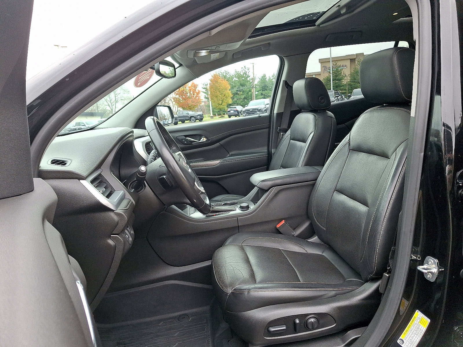 Used 2019 GMC Acadia SLT w/ LPO, Floor Liner Package image 14