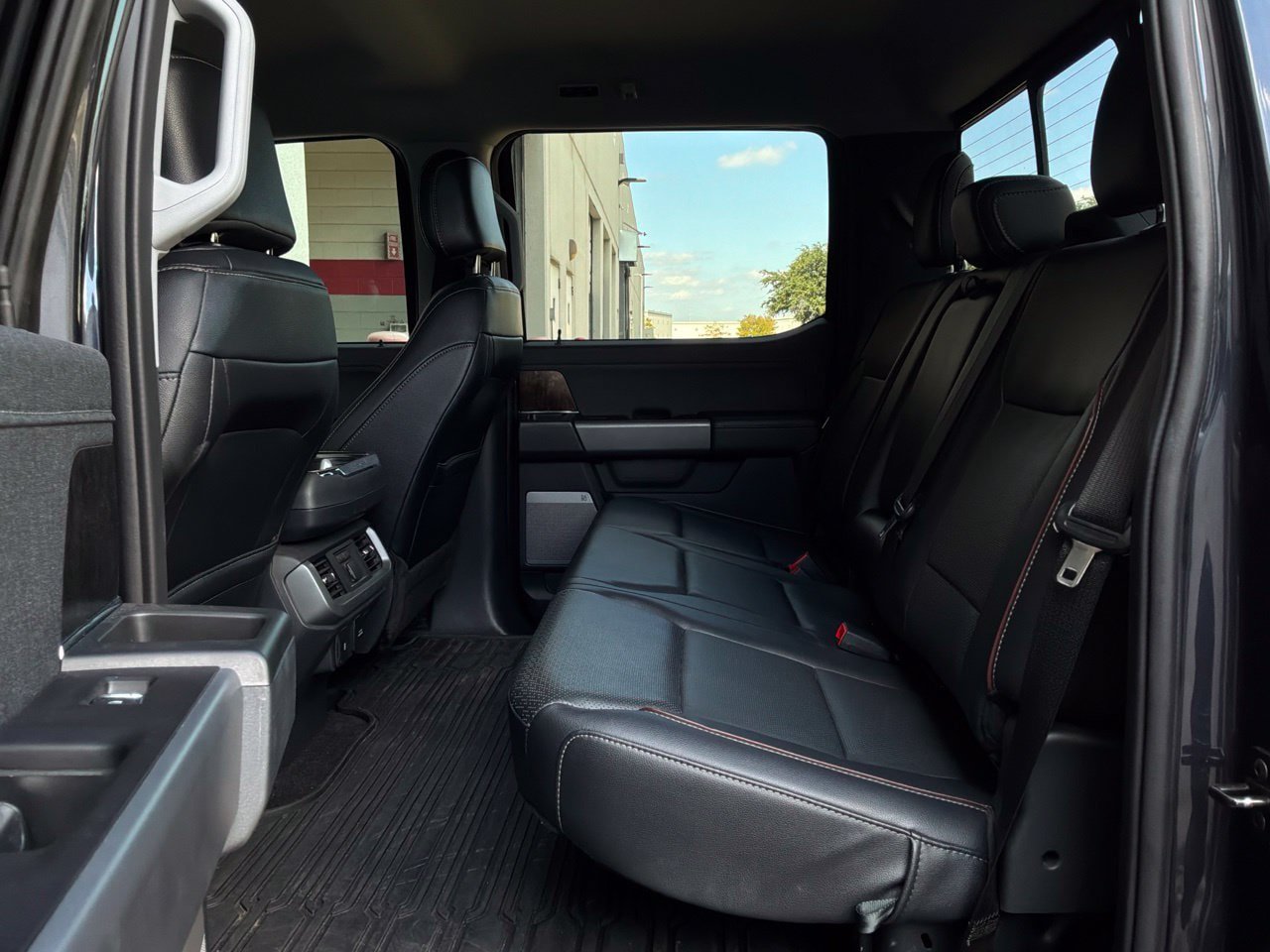Used 2022 Ford F150 Lariat w/ Equipment Group 502A High AWD/4WD image 14