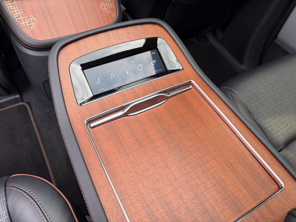 New 2027 Lincoln Navigator Black Label AWD/4WD image 71