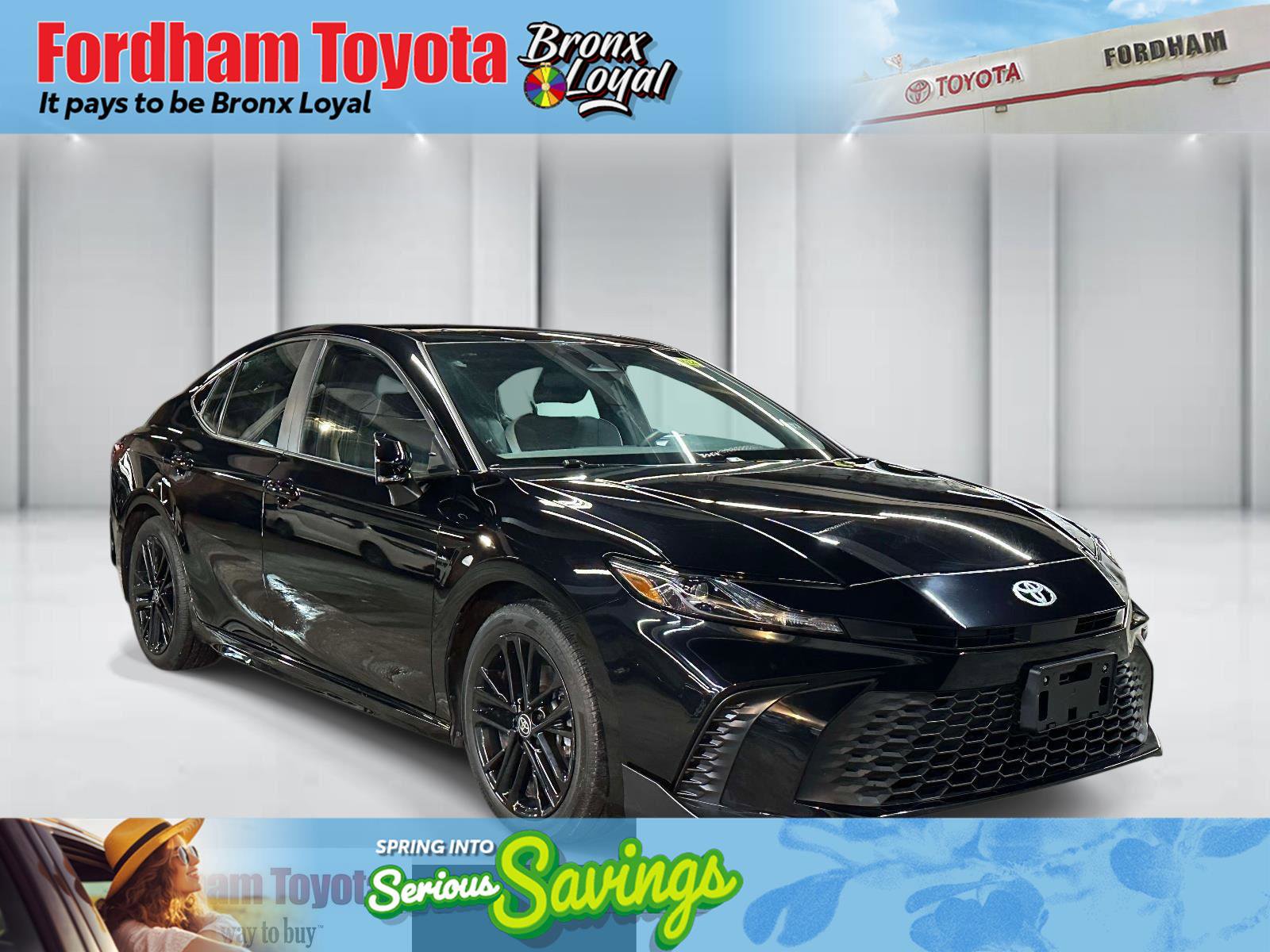 Used 2025 Toyota Camry SE image 1