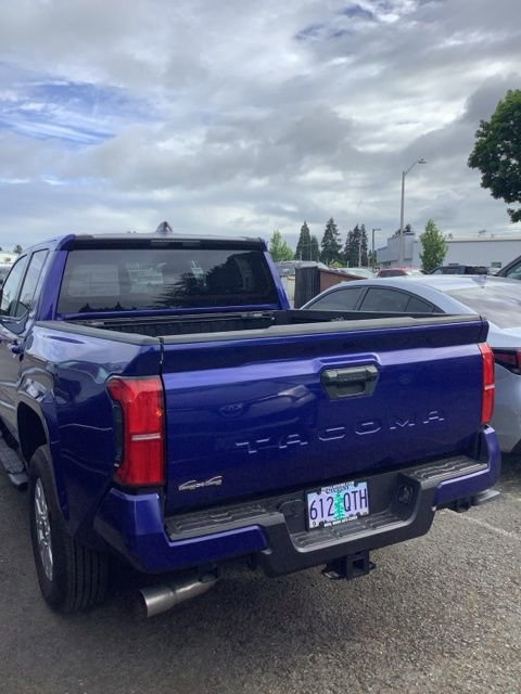 Used 2025 Toyota Tacoma SR5 AWD/4WD image 3