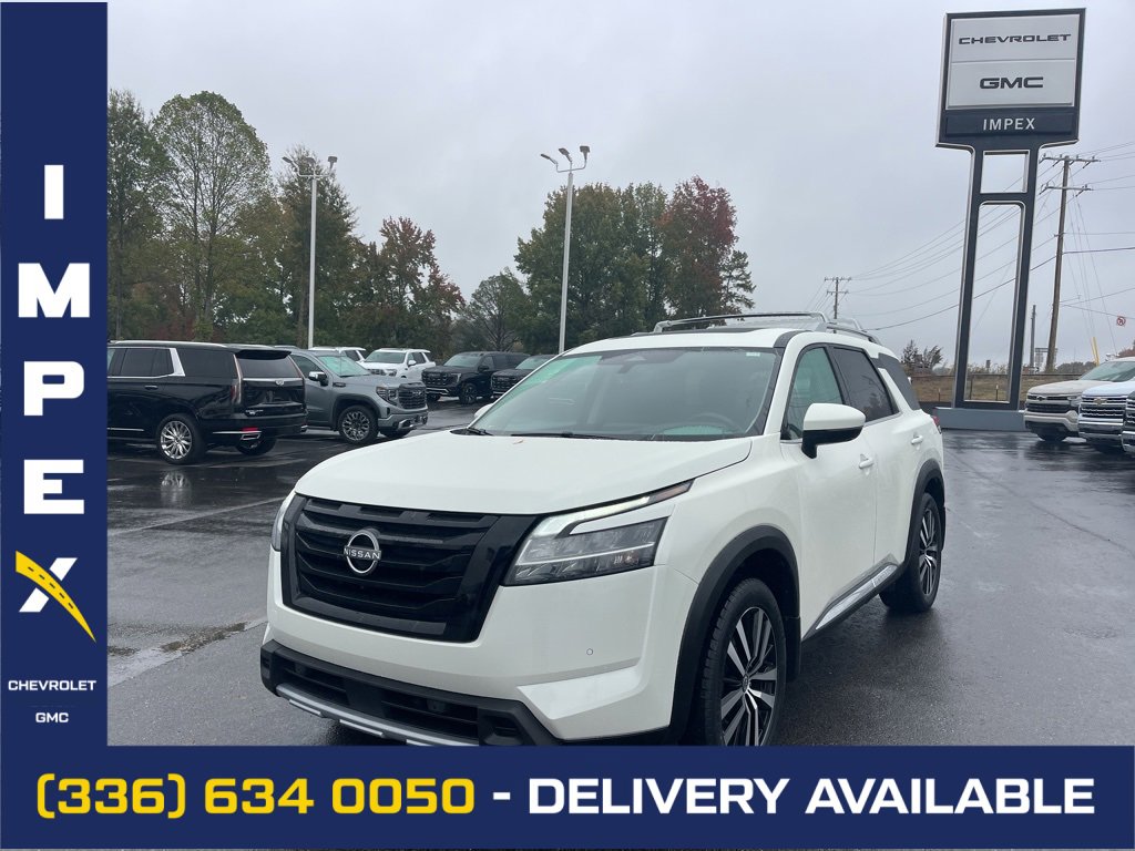 Used 2024 Nissan Pathfinder Platinum w/ Black Appearance Package