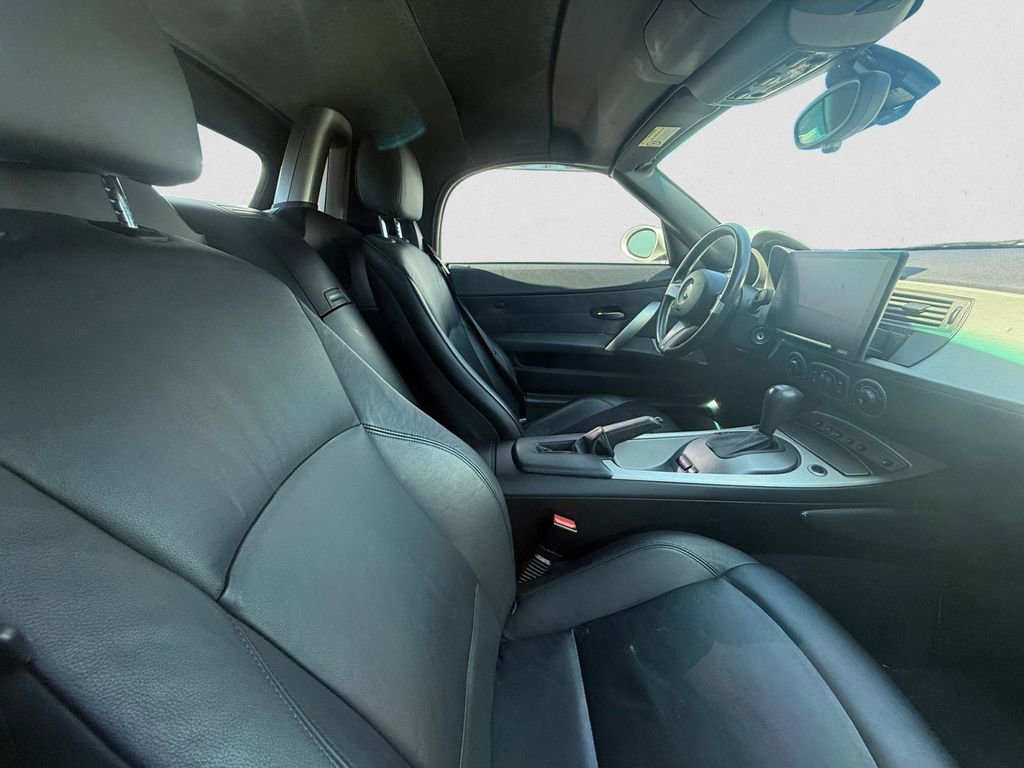 Used 2003 BMW Z4 2.5i RWD image 10