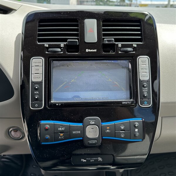 Used 2013 Nissan Leaf SV w/ LED & Quick Charge Pkg FWD image 10
