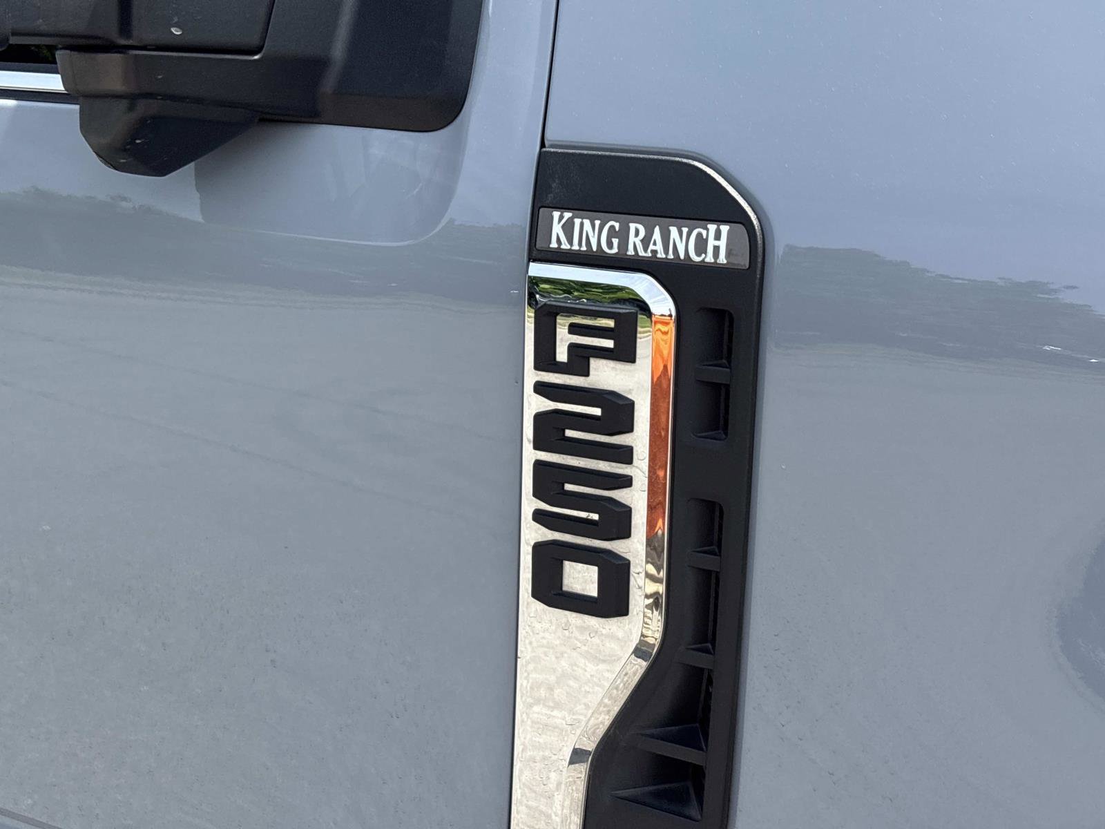 Used 2024 Ford F250 King Ranch w/ Tremor Off-Road Package AWD/4WD image 11