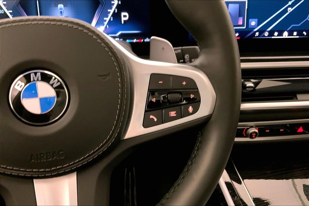Certified 2025 BMW X7 xDrive40i w/ M Sport Package image 19