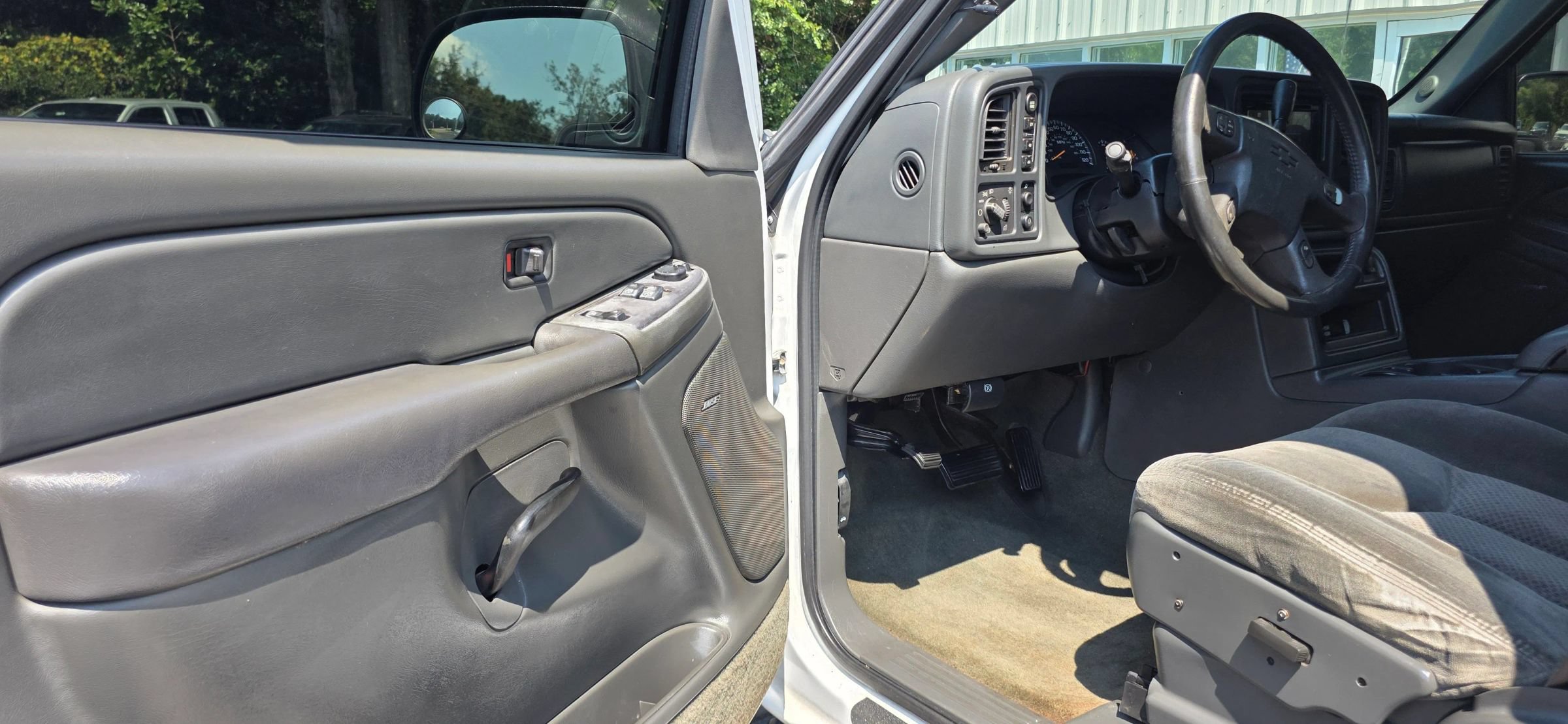 Used 2004 Chevrolet Silverado 1500 4x4 Extended Cab w/ Z71 Convenience Package 1 image 9