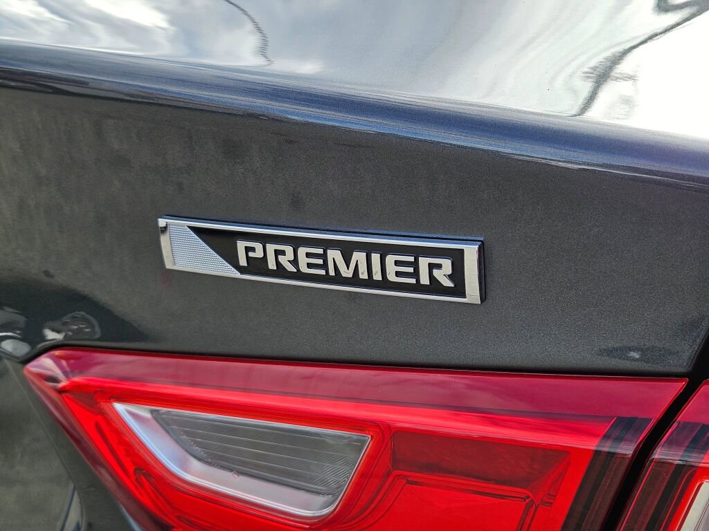 Used 2018 Chevrolet Malibu Premier image 19