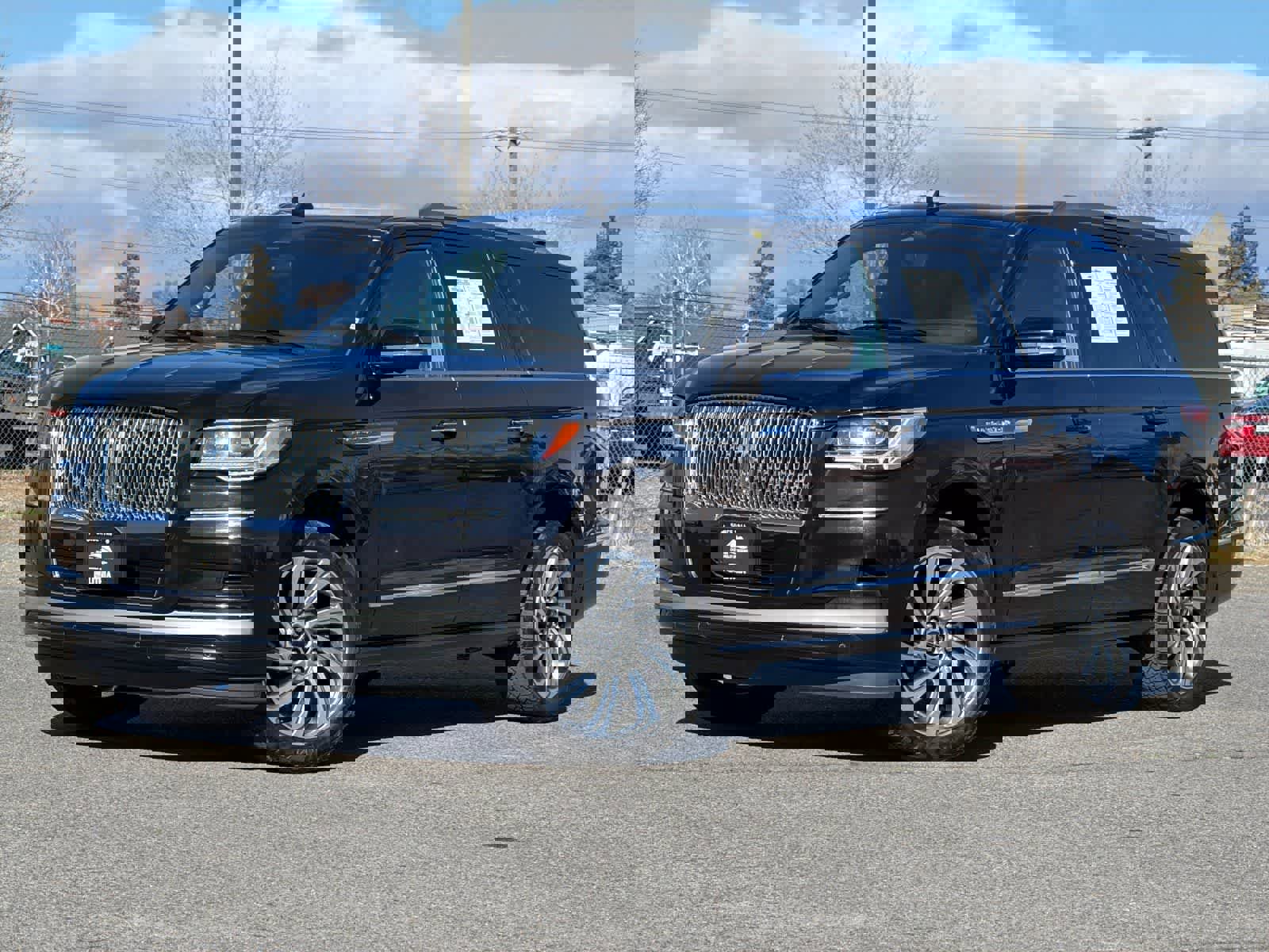 Used 2022 Lincoln Navigator L Reserve image 2