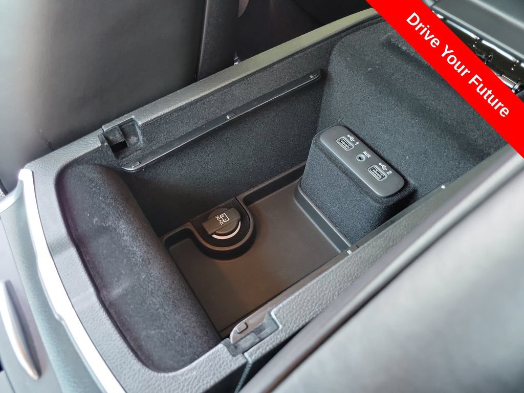 Used 2023 Chrysler 300 Touring L w/ Safetytec Plus Group RWD image 14