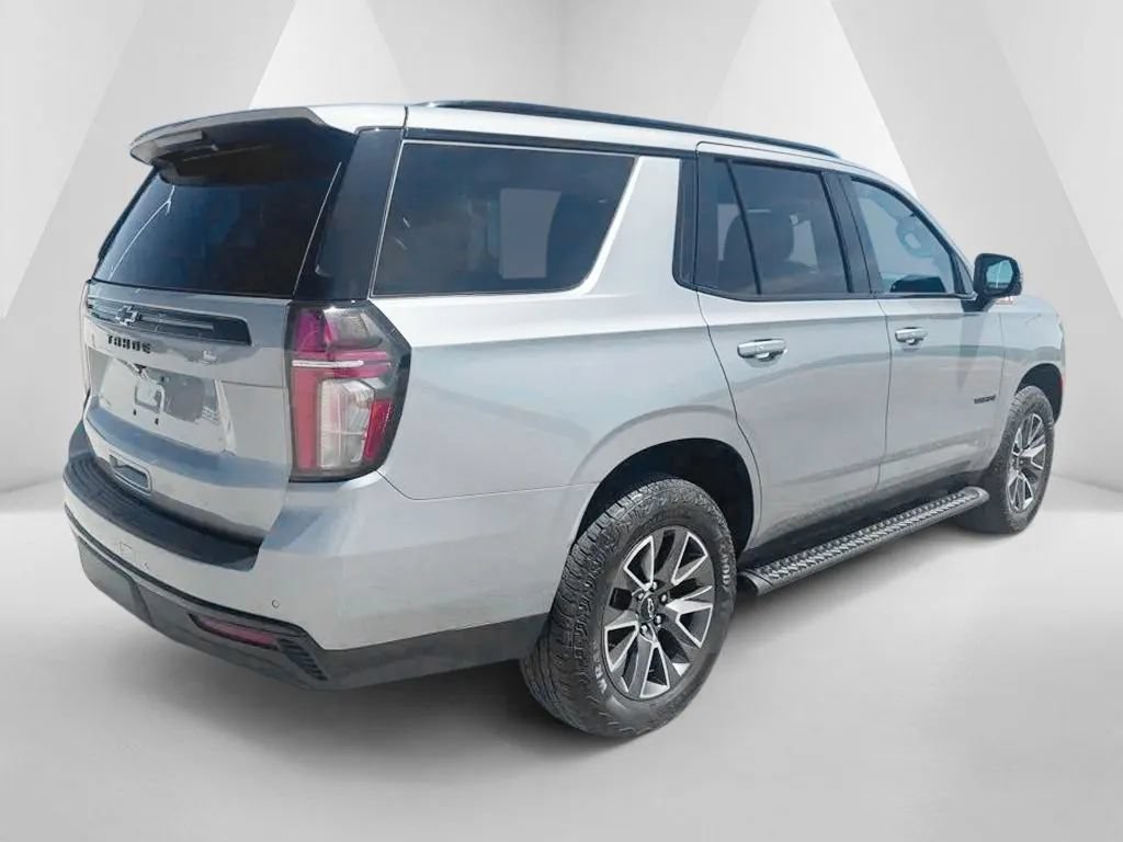 Used 2024 Chevrolet Tahoe Z71 w/ Luxury Package AWD/4WD image 7