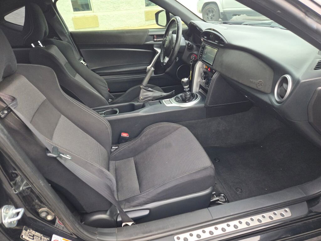 Used 2017 Toyota 86 image 5