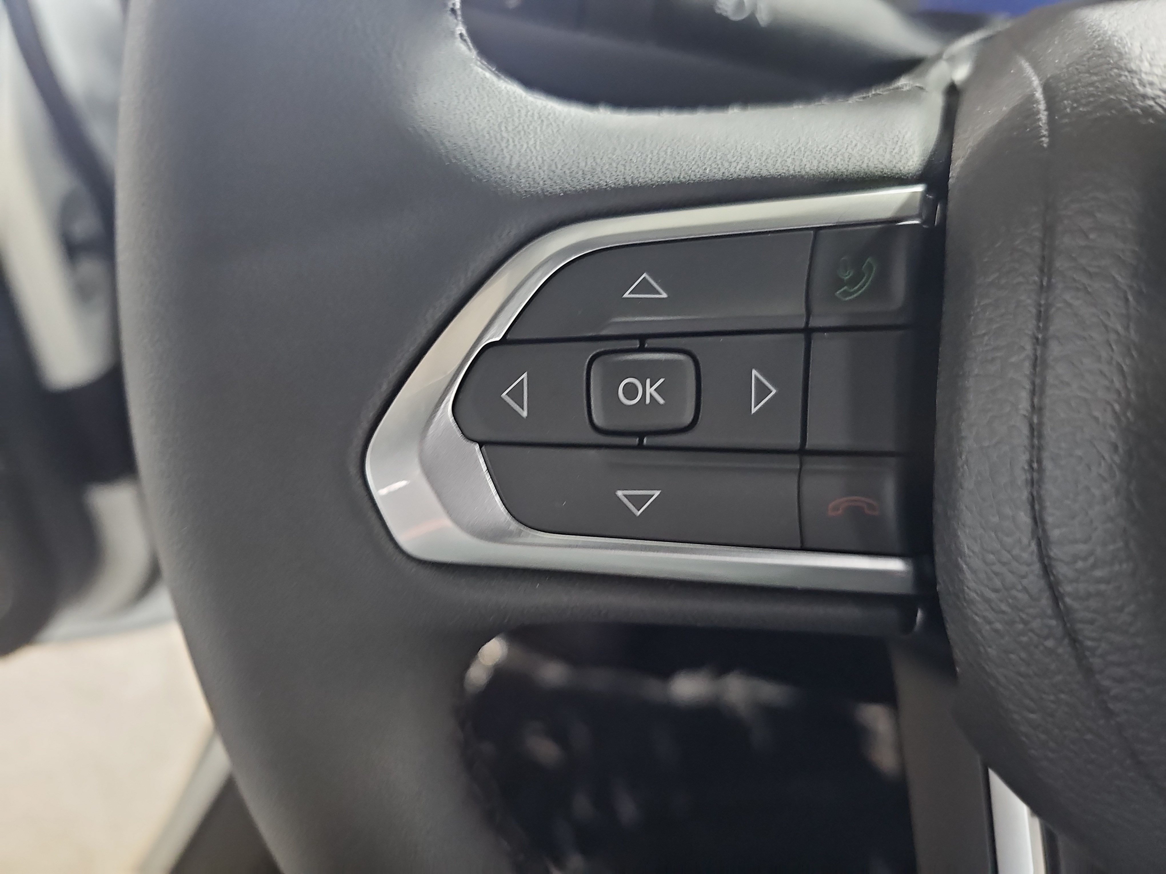 Used 2026 Jeep Compass Latitude AWD/4WD image 15