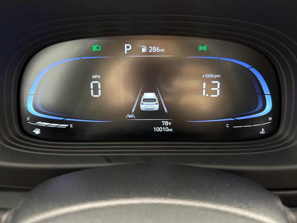 Used 2024 Hyundai Venue SEL image 17