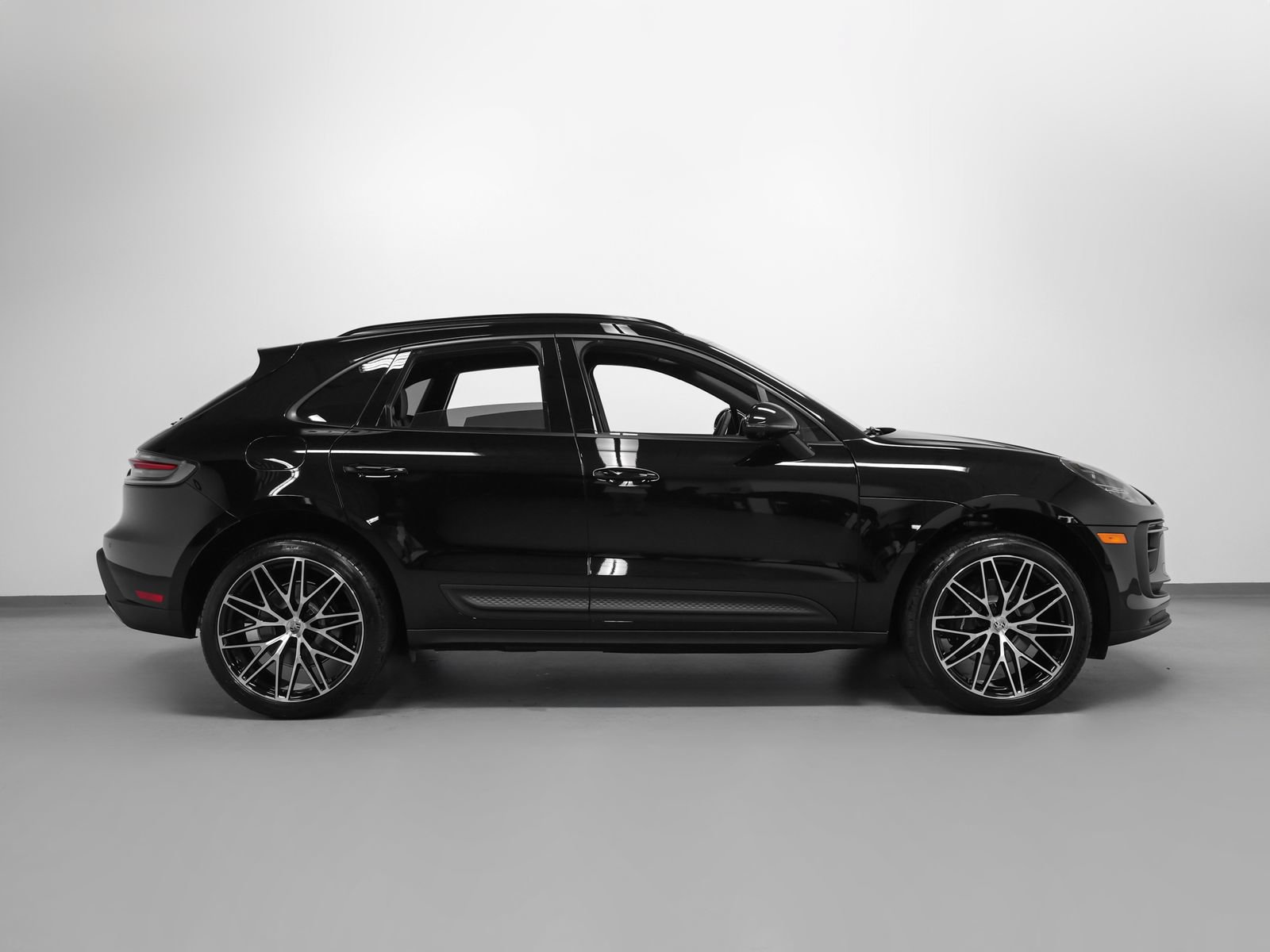 New 2026 Porsche Macan AWD/4WD image 13