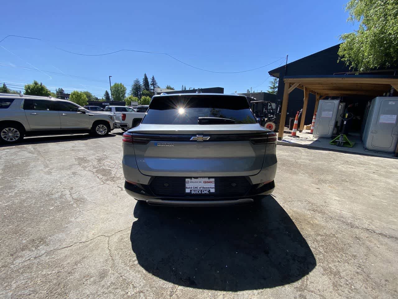 Used 2025 Chevrolet Equinox EV LT w/ Convenience Package FWD image 5