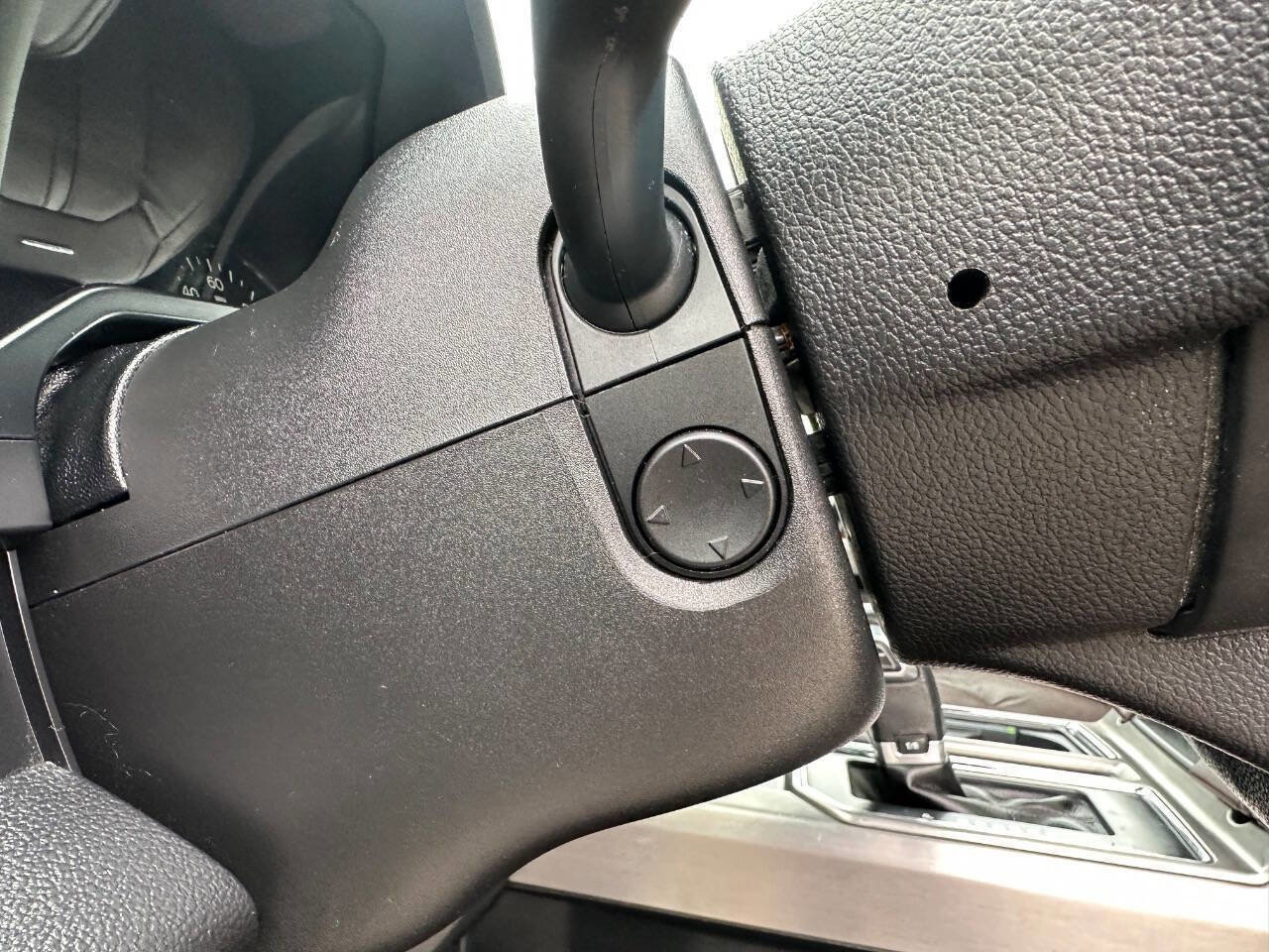 Used 2015 Ford F150 Platinum image 26