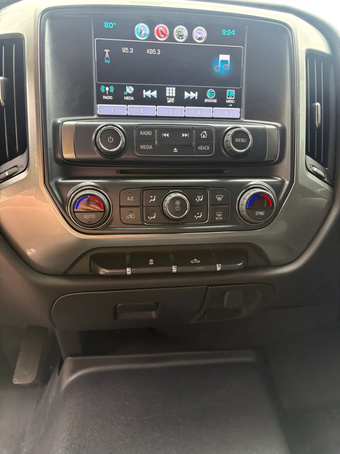 Used 2018 Chevrolet Silverado 1500 LT w/ All Star Edition AWD/4WD image 14