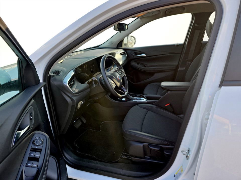 Used 2025 Buick Encore GX Preferred AWD/4WD image 28