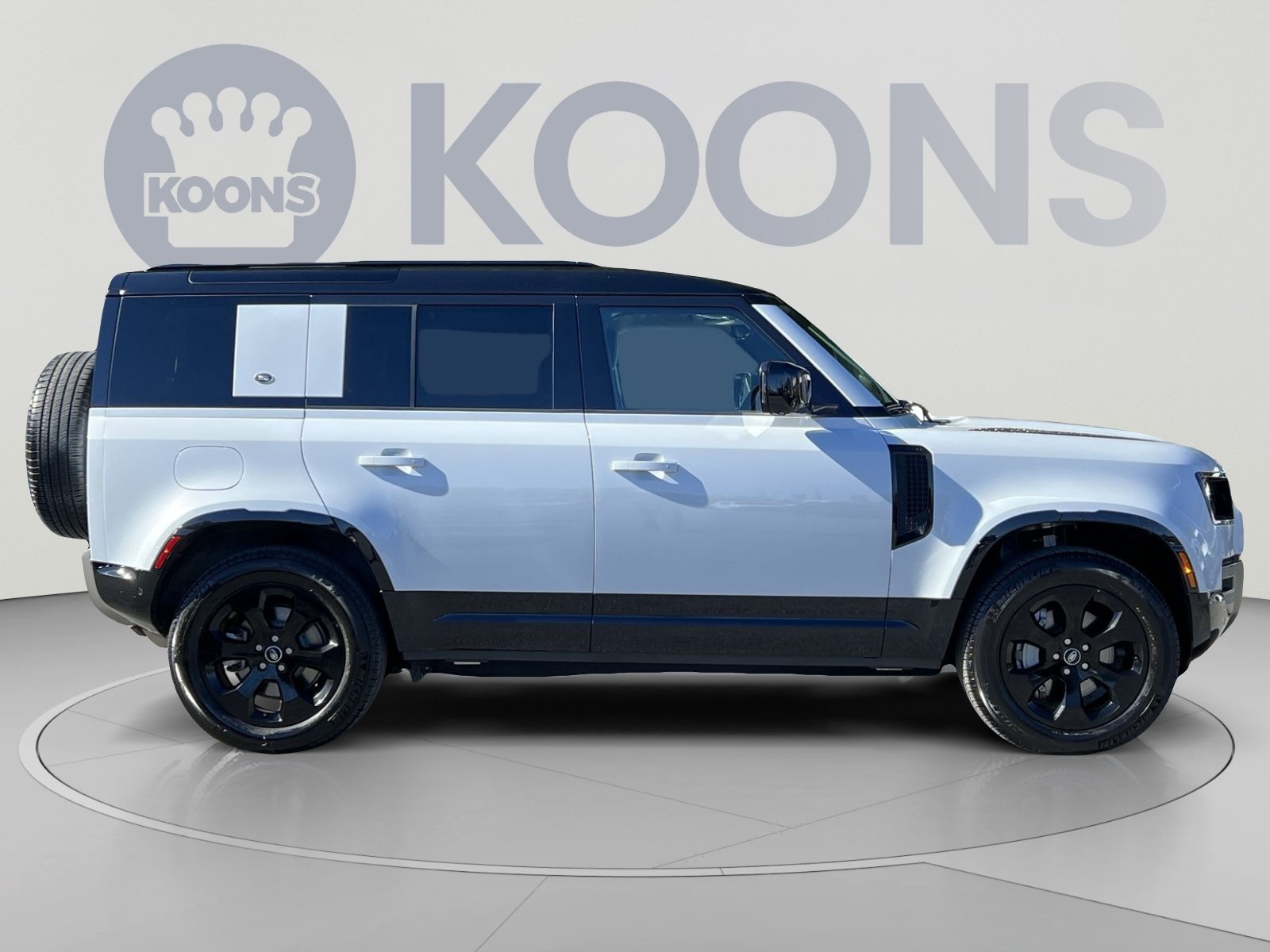Used 2022 Land Rover Defender 110 X-Dynamic SE AWD/4WD image 12