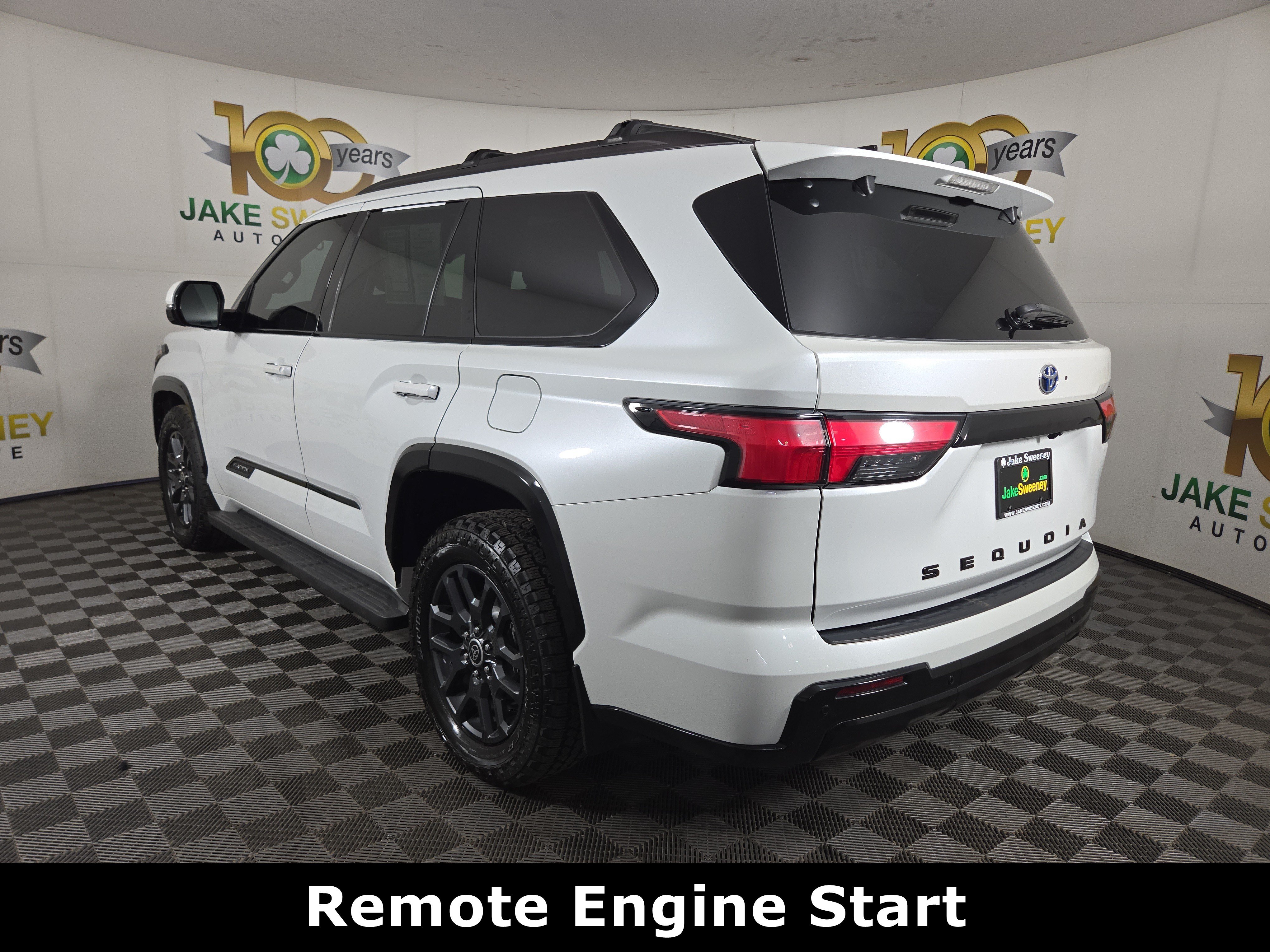Used 2023 Toyota Sequoia Platinum AWD/4WD image 6