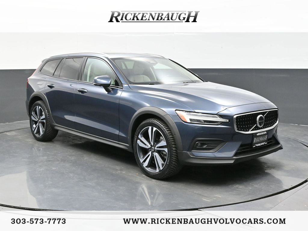 Used 2024 Volvo V60 B5 Cross Country Plus