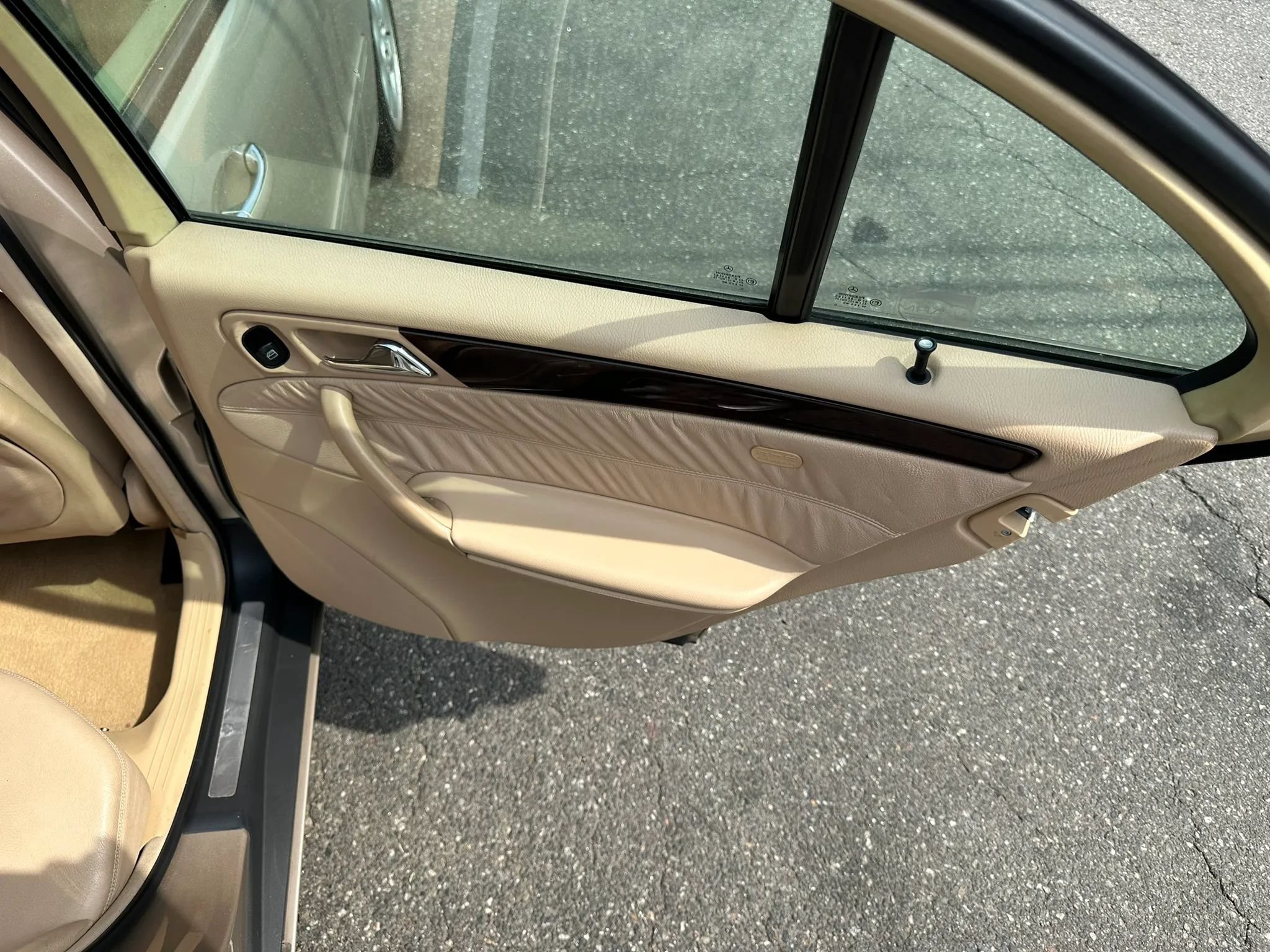 Used 2001 Mercedes-Benz C 320 Sedan image 34