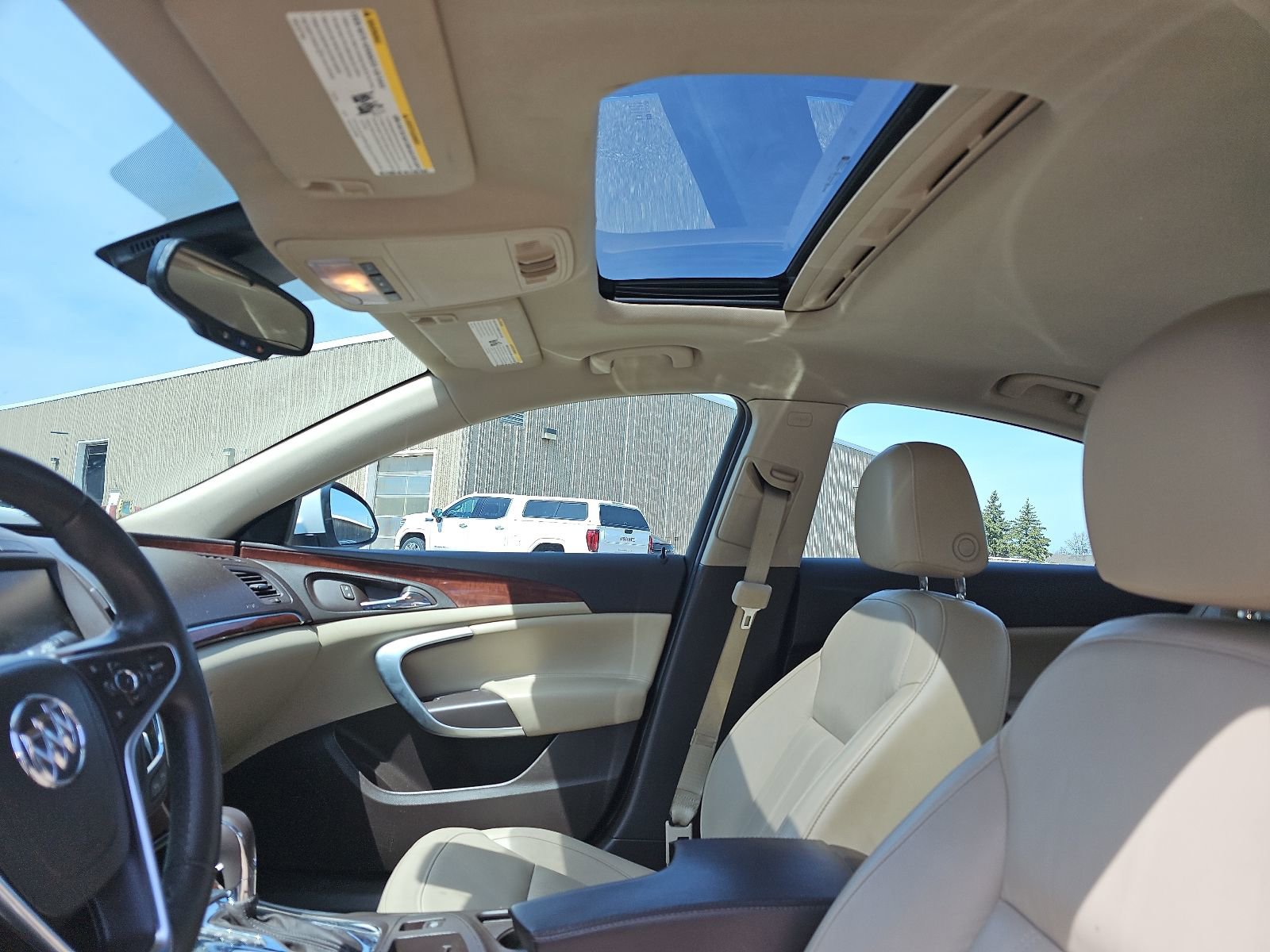 Used 2015 Buick Regal FWD image 12