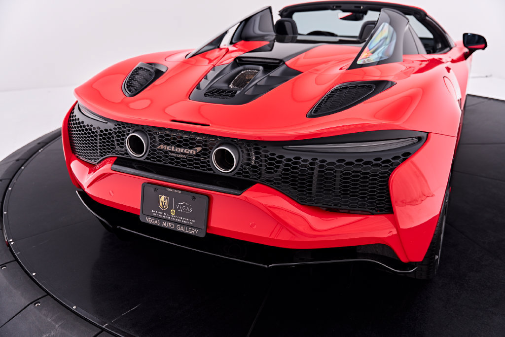 Used 2025 McLaren Artura Spider RWD image 34