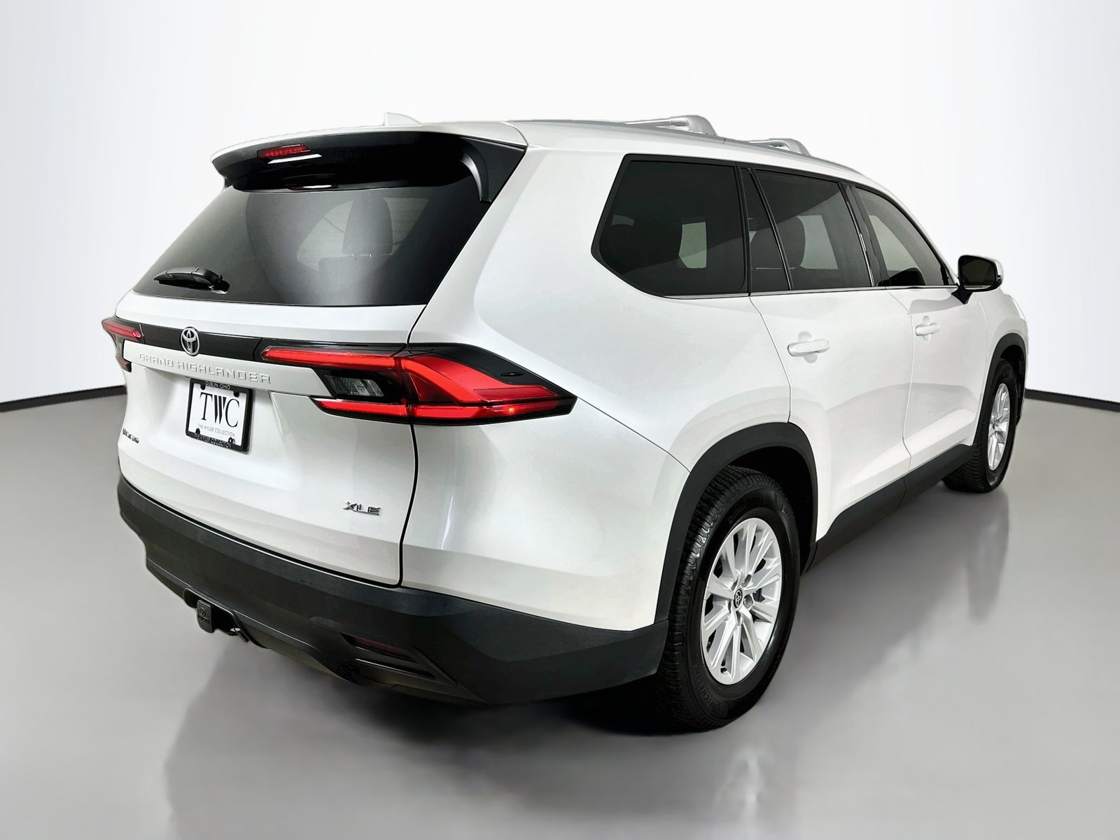 Used 2024 Toyota Grand Highlander AWD Hybrid image 5