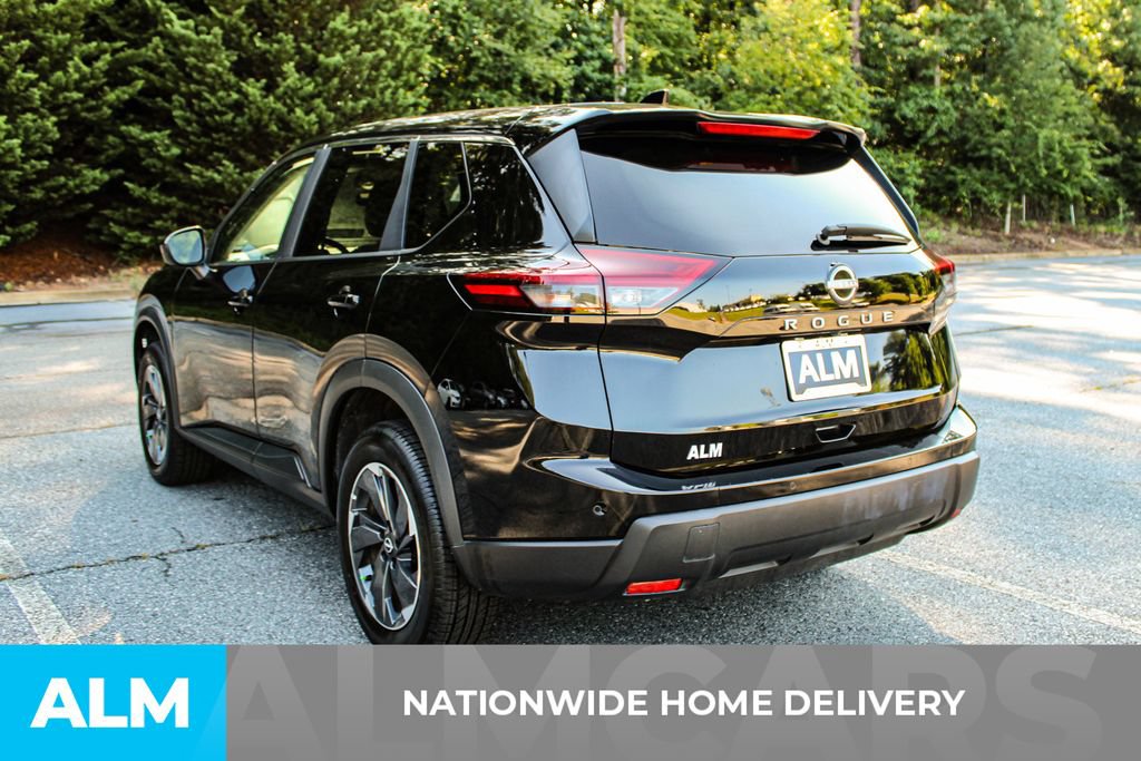 Used 2025 Nissan Rogue SV FWD image 5