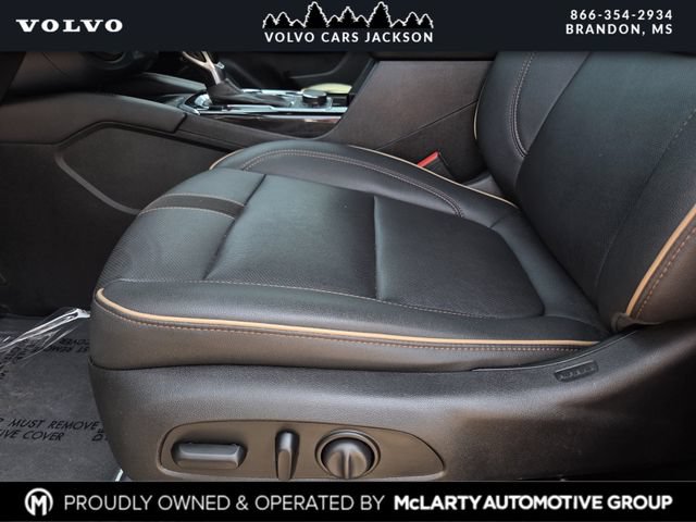 Used 2023 Chevrolet Blazer Premier w/ Driver Confidence II Package AWD/4WD image 16