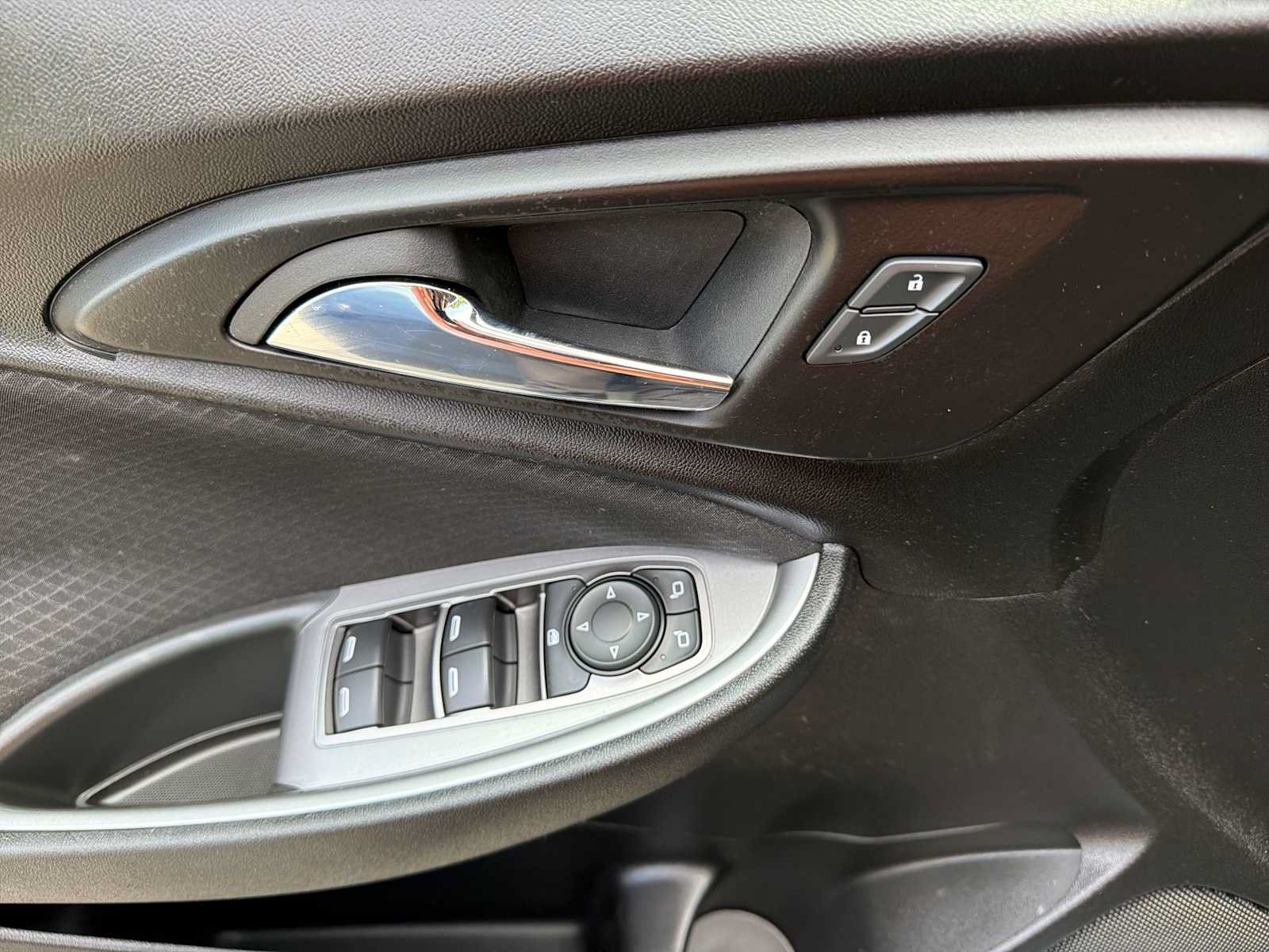 Used 2024 Chevrolet Malibu RS FWD image 21