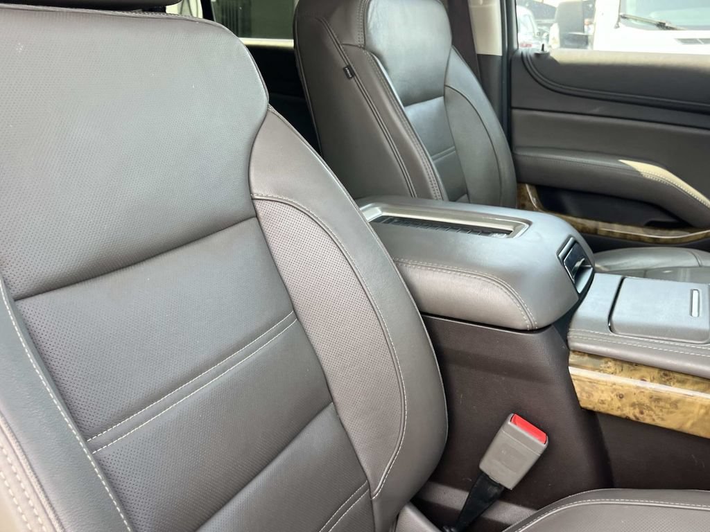 Used 2017 GMC Yukon XL Denali w/ Open Road Package AWD/4WD image 32