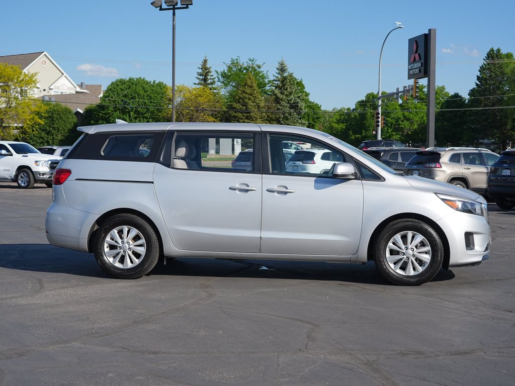 Used 2018 Kia Sedona L FWD video 2