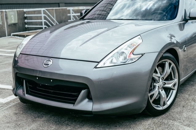 Used 2009 Nissan 370Z Touring RWD image 22