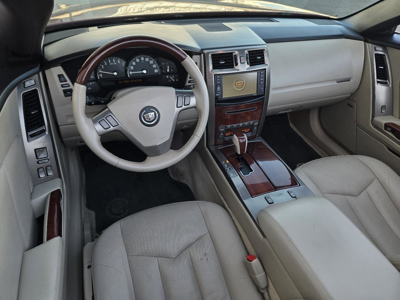 Used 2006 Cadillac XLR image 28