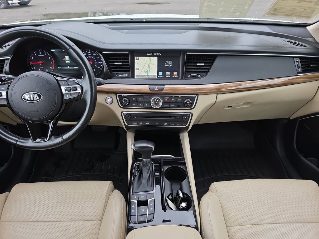Used 2018 Kia Cadenza Technology FWD image 16