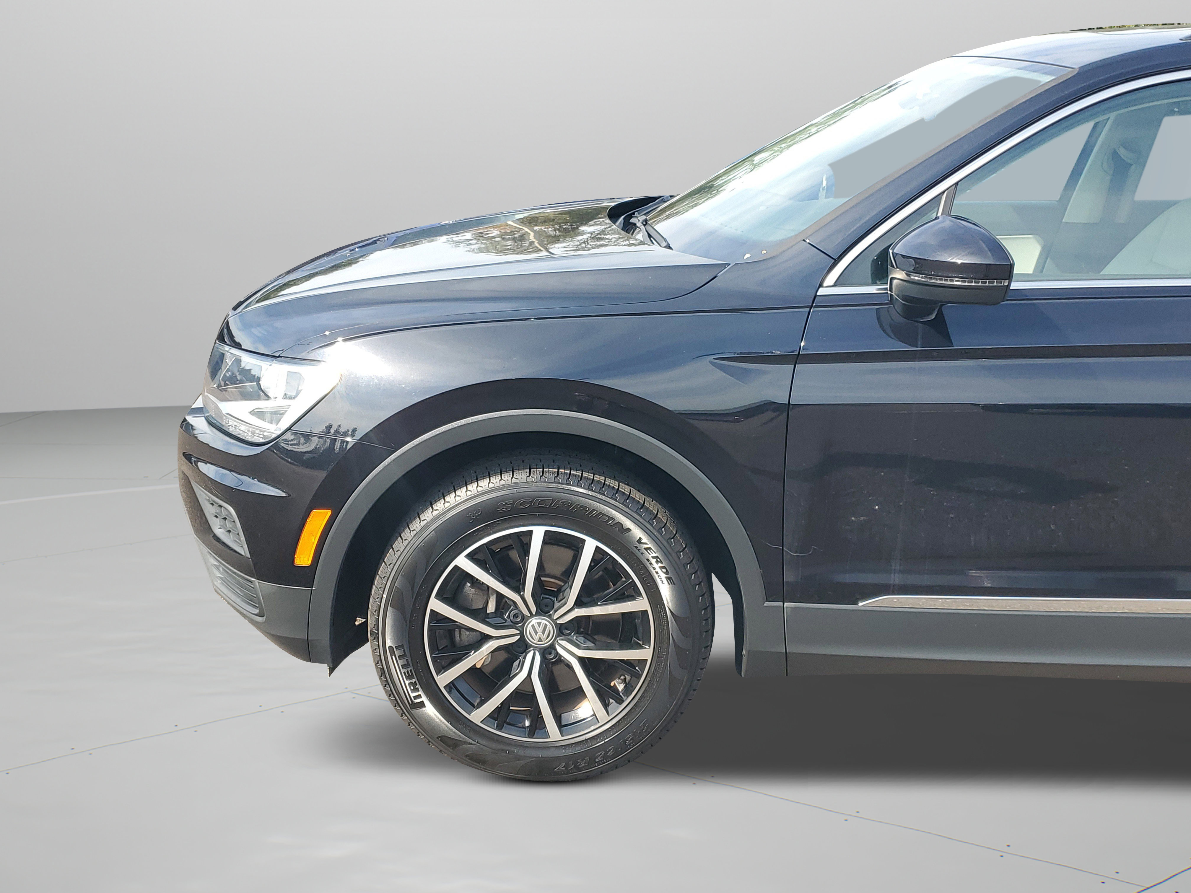 Used 2021 Volkswagen Tiguan SE image 33