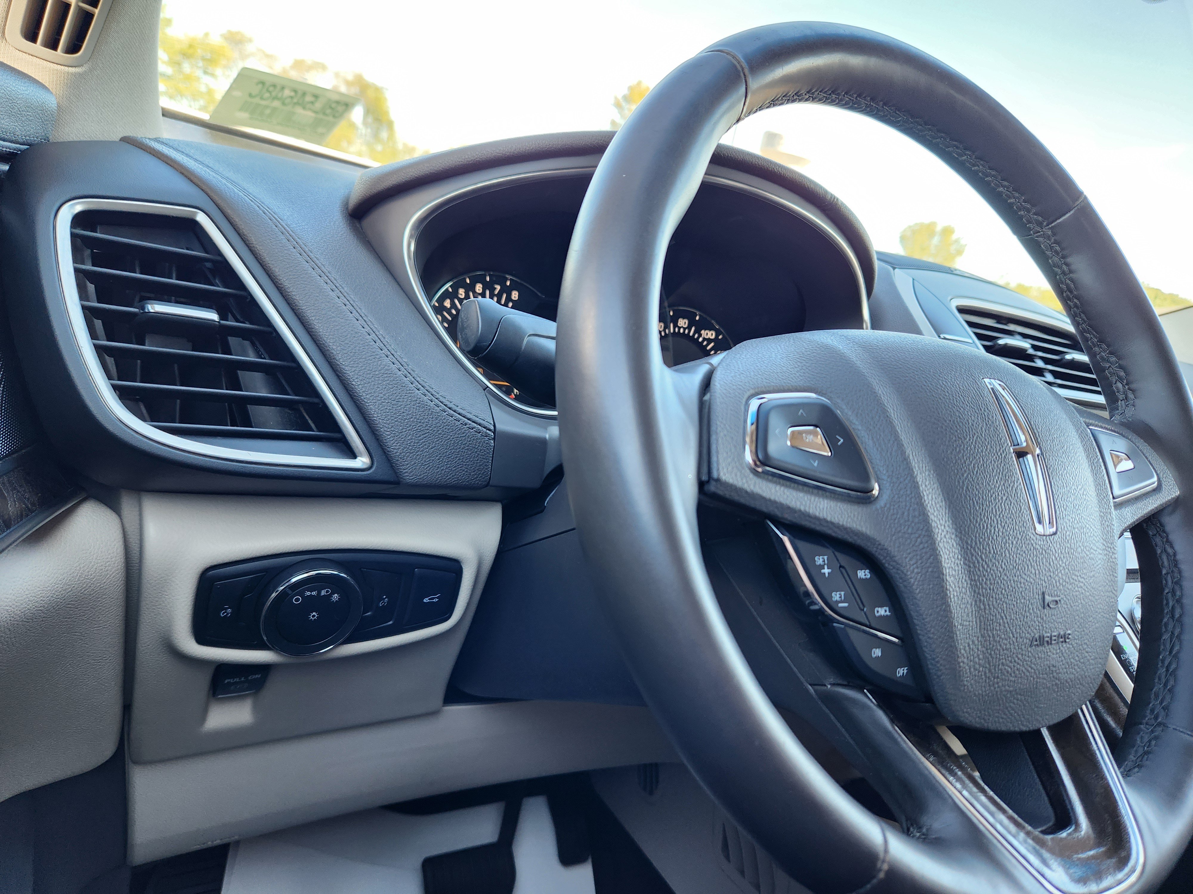 Used 2016 Lincoln MKX Select w/ Select Plus Package FWD image 23