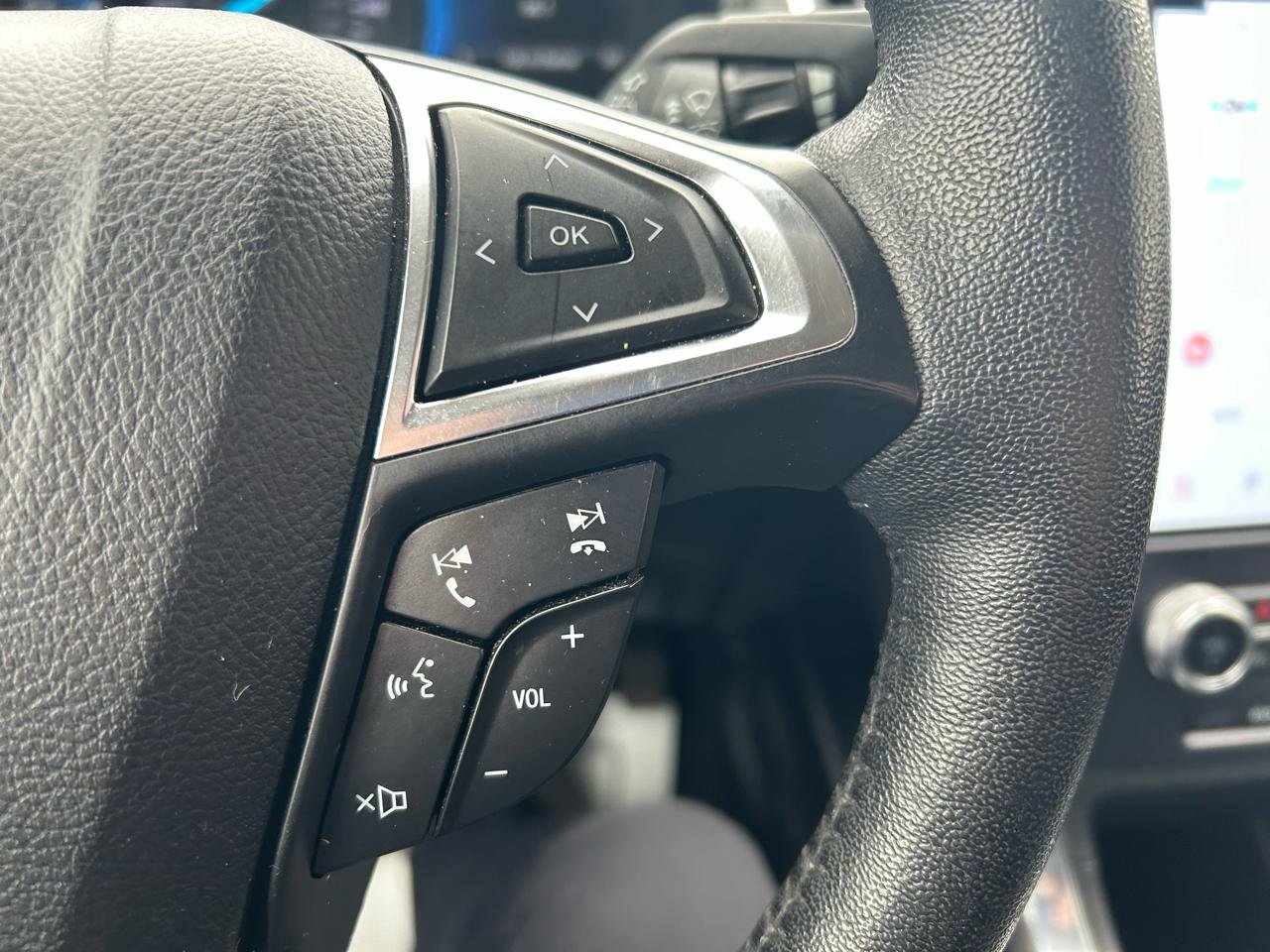 Used 2022 Ford Edge Titanium w/ Equipment Group 301A image 19