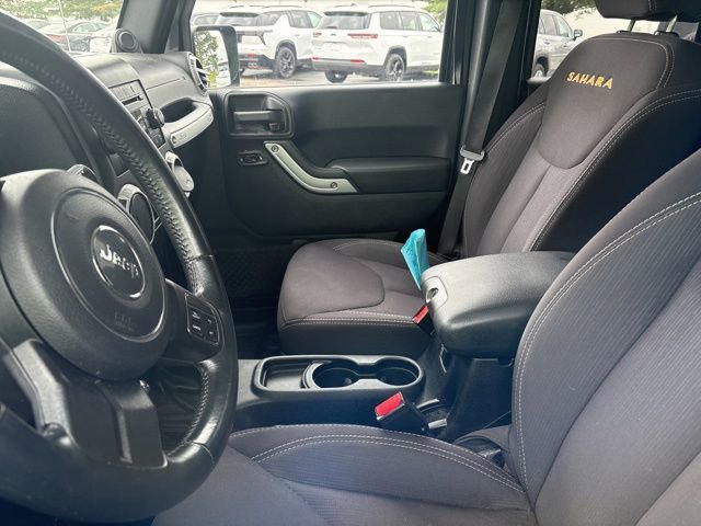 Used 2014 Jeep Wrangler Unlimited Sahara w/ Connectivity Group AWD/4WD image 11