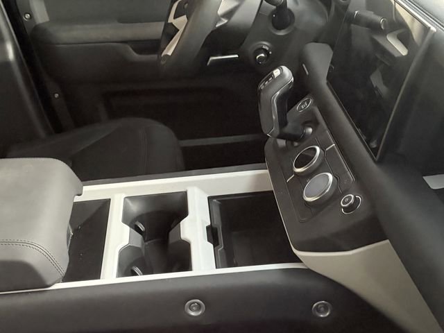 Used 2025 Land Rover Defender 110 S image 6