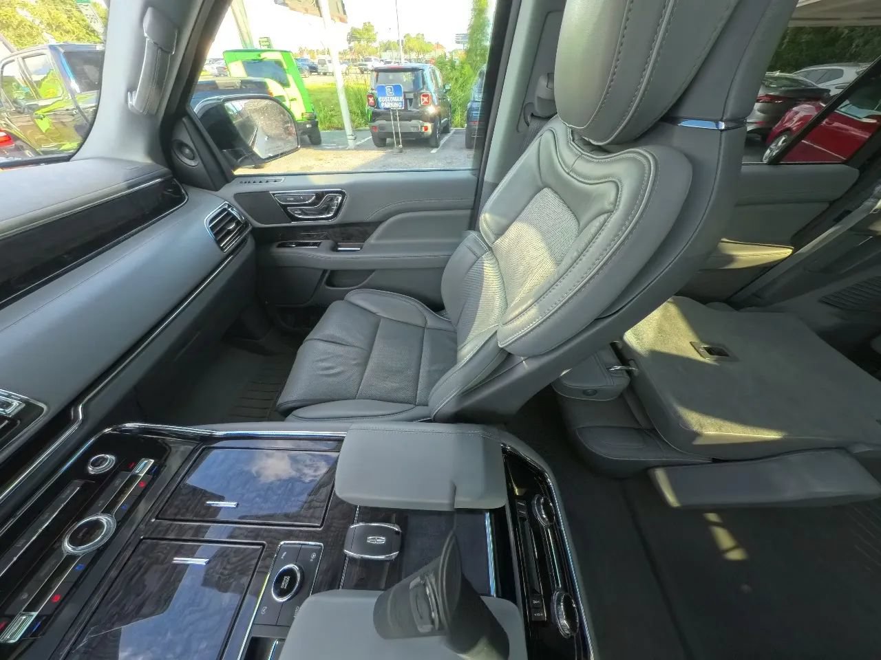 Used 2019 Lincoln Navigator L Reserve AWD/4WD image 26