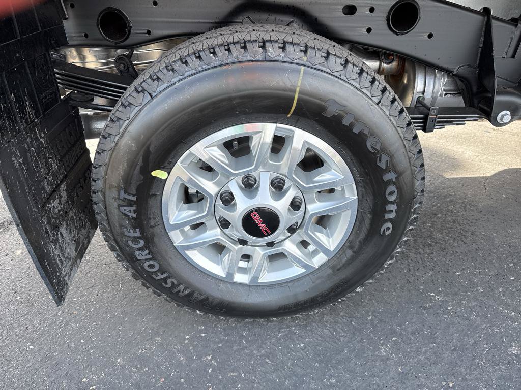 New 2026 GMC Sierra 2500 Pro w/ Convenience Package AWD/4WD image 9