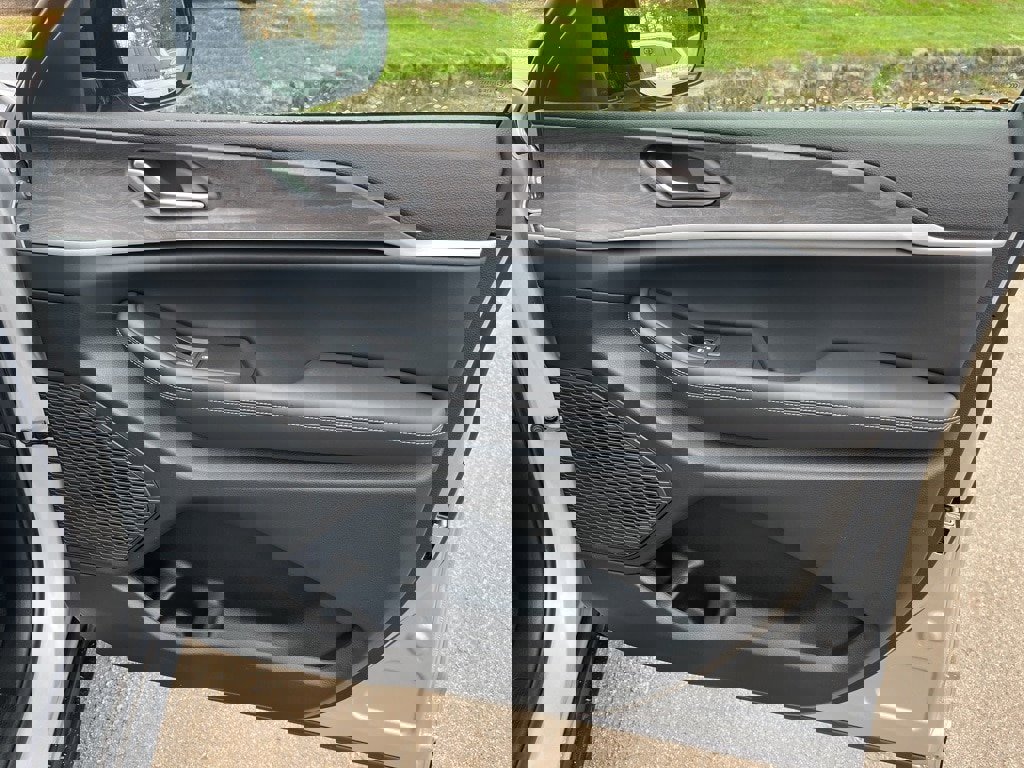 New 2025 Jeep Grand Cherokee Limited image 10