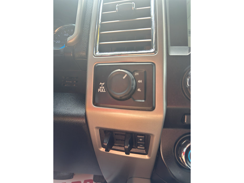 Used 2017 Ford F250 Lariat w/ Chrome Package AWD/4WD image 19