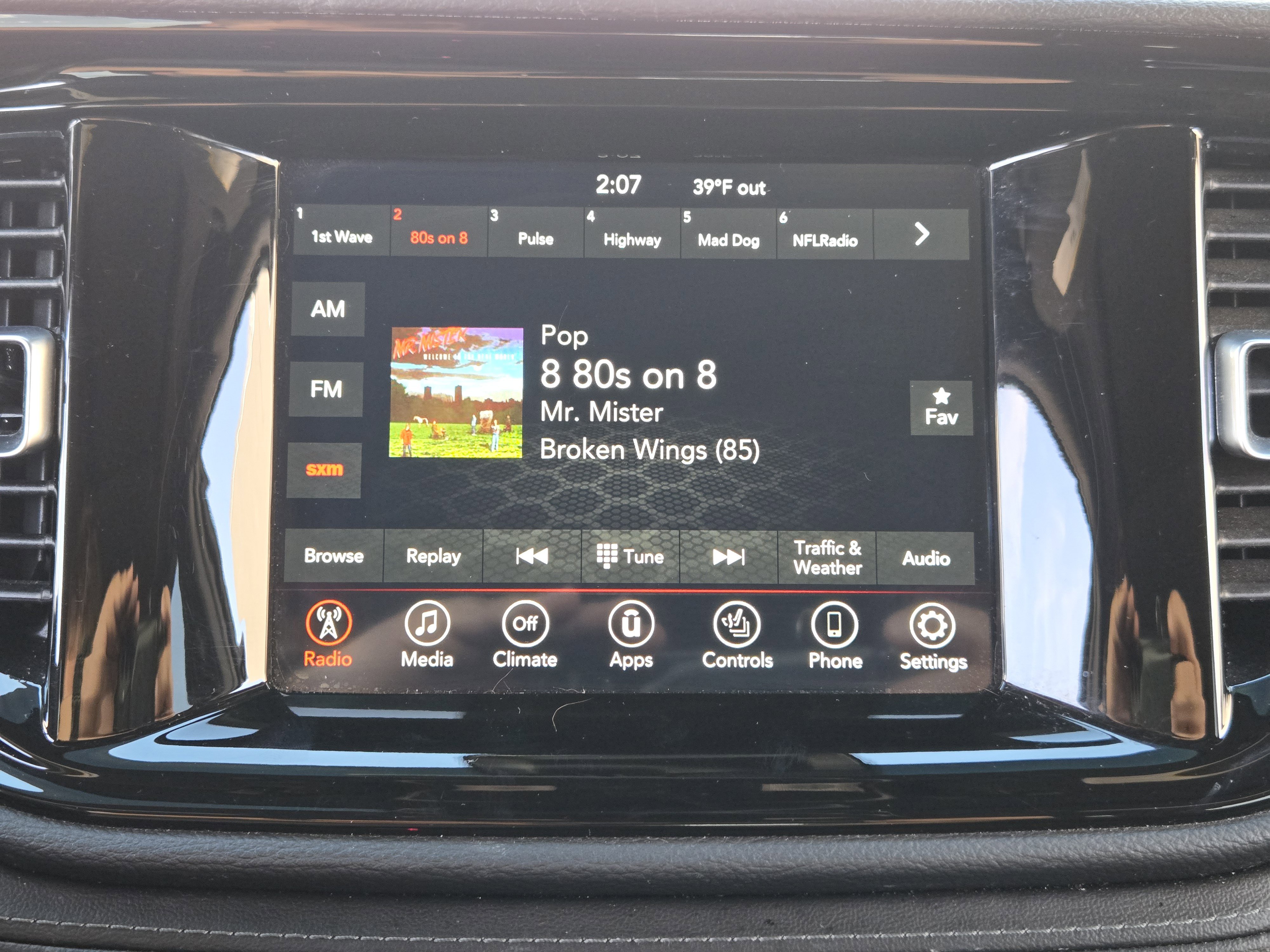 Used 2023 Dodge Durango SXT w/ SXT Blacktop Group image 19