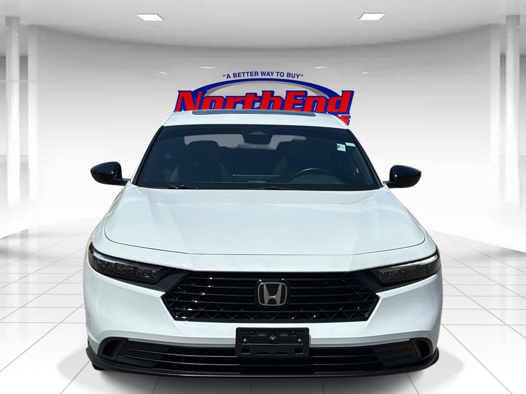 Used 2024 Honda Accord Sport image 2