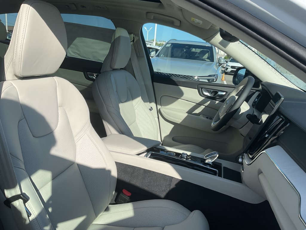 New 2027 Volvo XC60 T8 Ultra AWD/4WD image 18